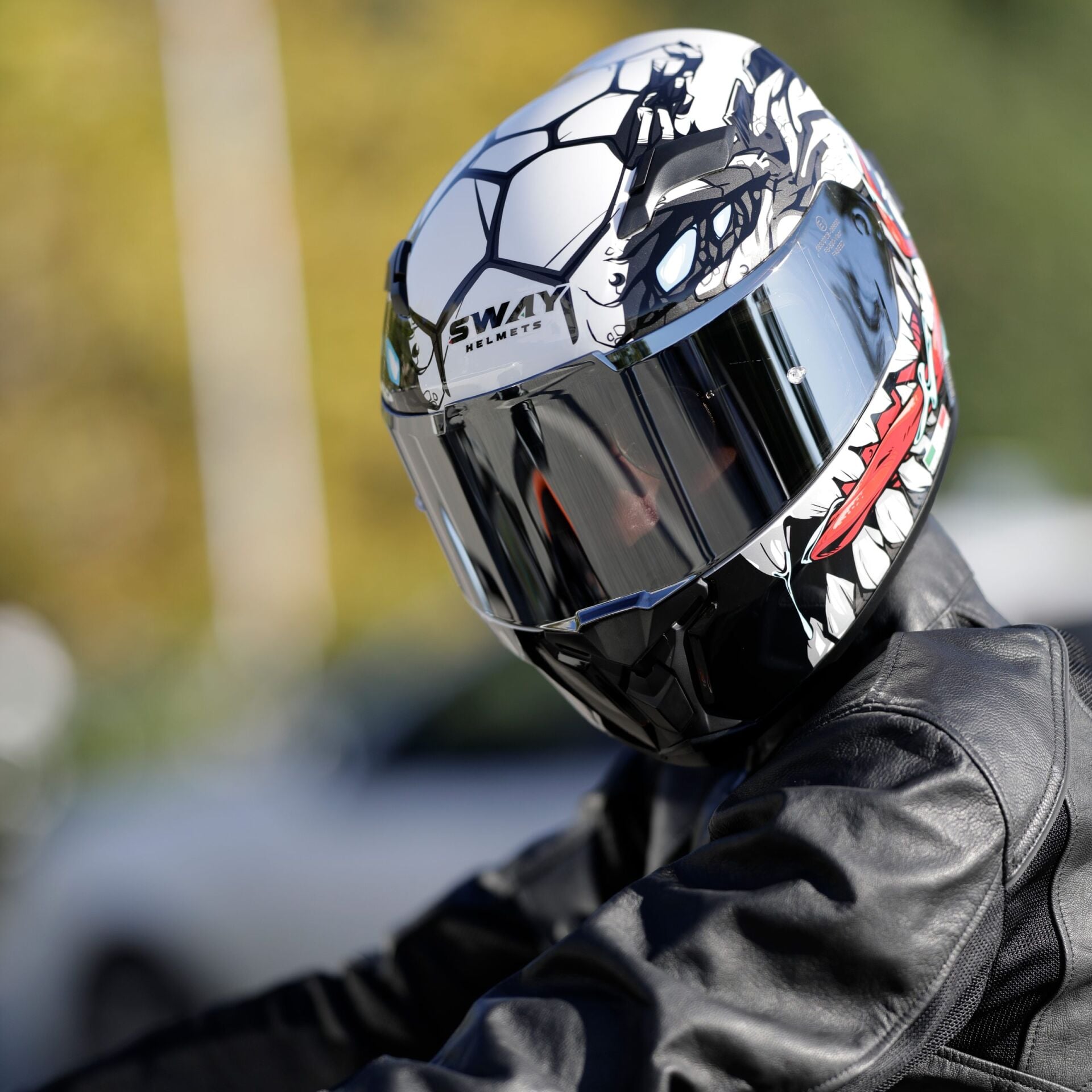 SW 820 BEAST WHİTE BLUE RED KASK