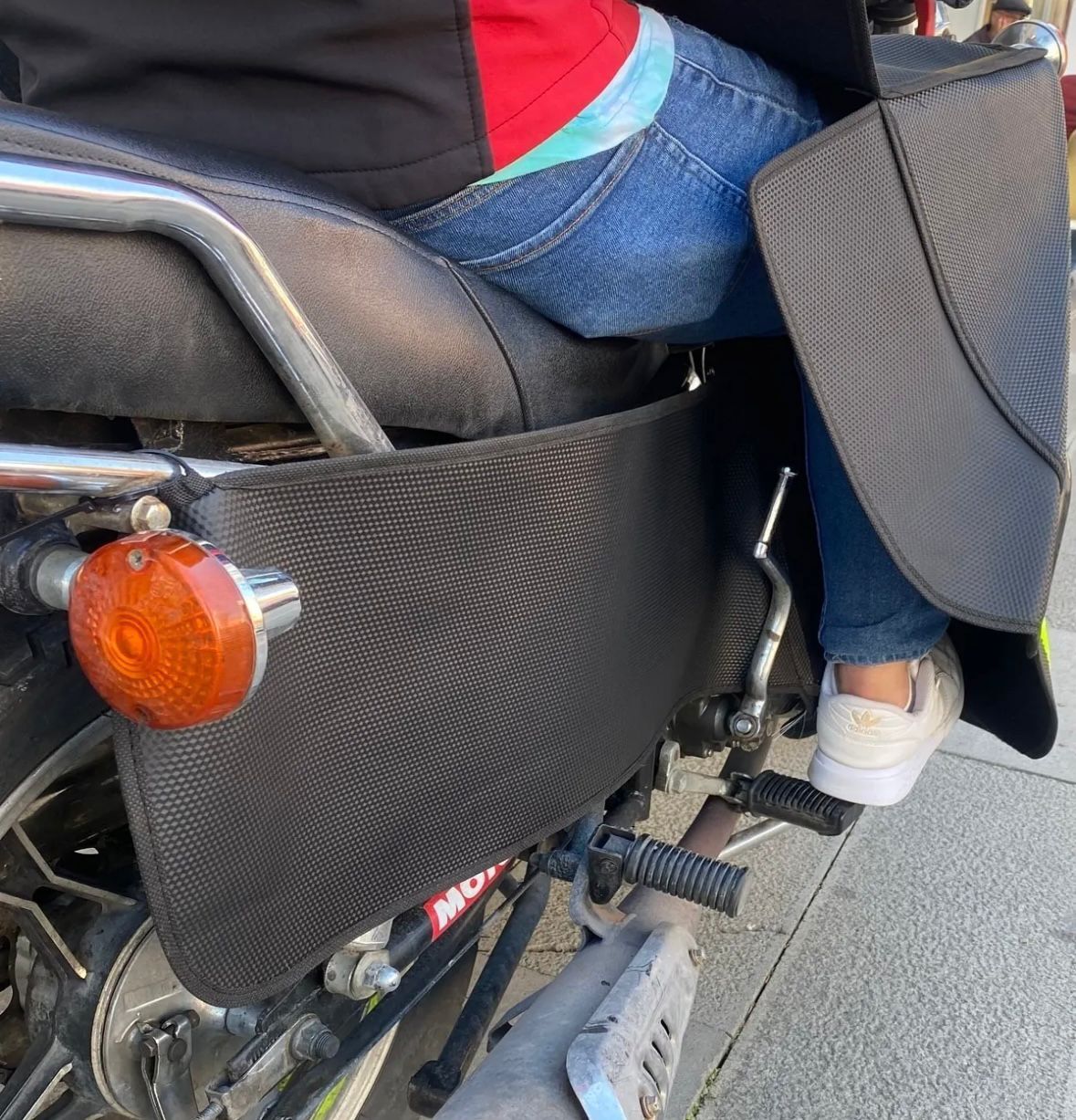 Diz Örtüsü Deri Paçalı